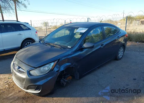 2013 Hyundai Accent Gls z USA, uszkodzony, nr VIN KMHCT4AE9DU318327